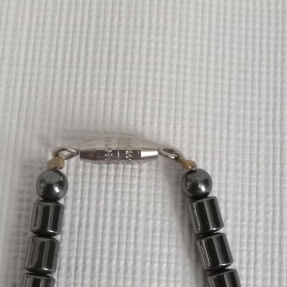 Gunmetal Gray Single Strand Metal Beads Lightweight Unisex Choker Style Necklace - Picture 7 of 8